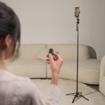 Ulanzi TT23 Auto Face Tracking Tripod and Selfie Stick - Image 6